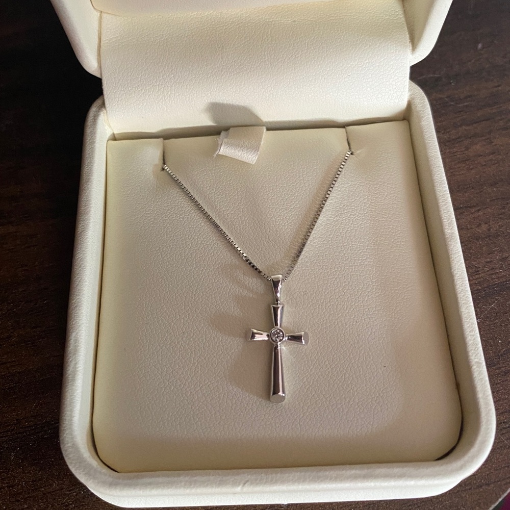 Jared silver crucifix necklace diamond cross
